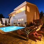 My Dalmatia - Sea View Bella With Private Heated Pool And Jacuzzi Pridraga