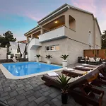 Semesterbostad My Dalmatia - Sea View Bella With Private Heated Pool And Jacuzzi *