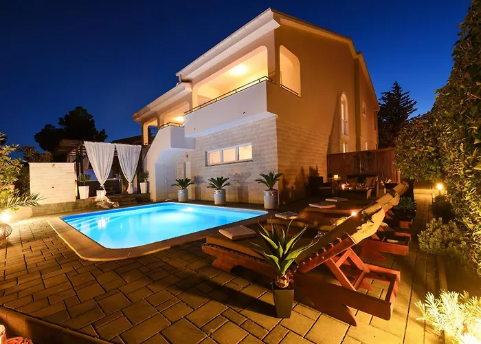 My Dalmatia - Sea View Bella With Private Heated Pool And Jacuzzi Pridraga