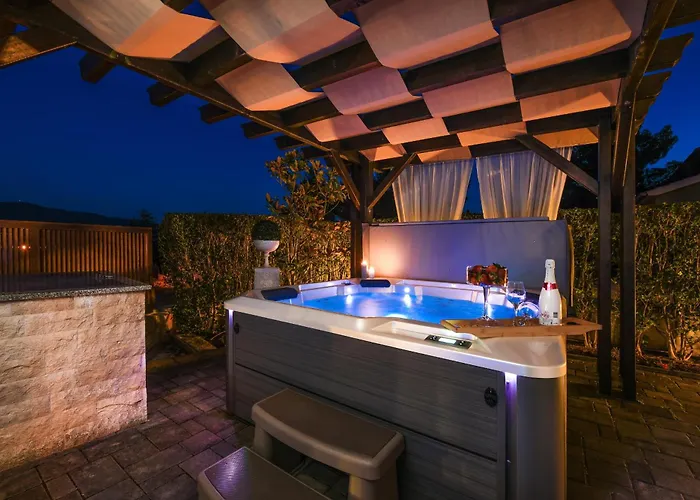 펜션 My Dalmatia - Sea View Bella With Private Heated Pool And Jacuzzi *