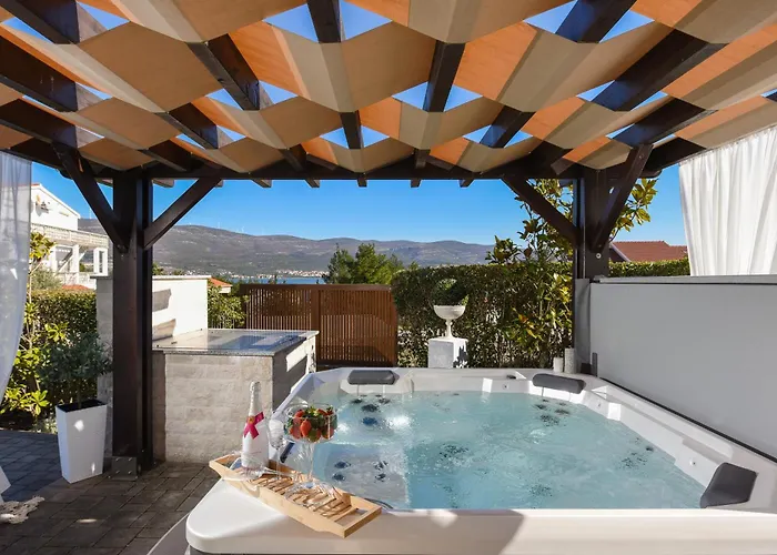 Дом отдыха My Dalmatia - Sea View Bella With Private Heated Pool And Jacuzzi